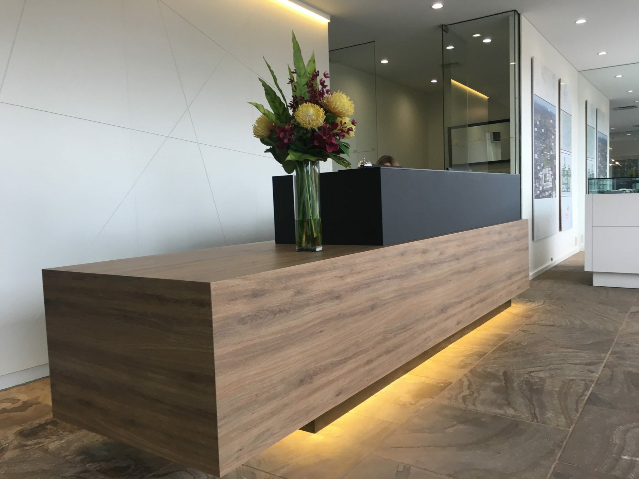 Cantilever Reception Desk with LED - Left Hob